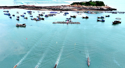 福建連江：海上賽龍舟